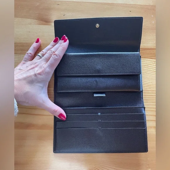 Louis Vuitton Damier Wallet GUC - Picture 5 of 15